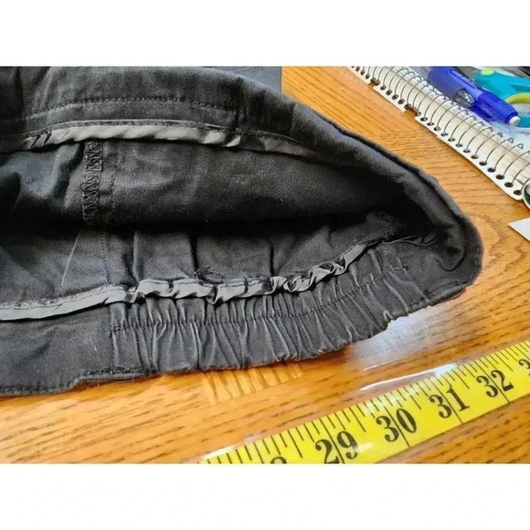 White Stag Black Bermuda Shorts Plus Size 24W - Picture 3 of 4